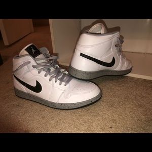 nike air jordan 1 mid